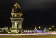 Statute at Phnon Pen